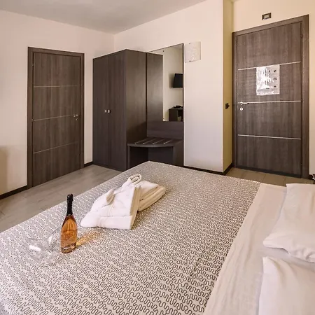 Rainbow Hotel 3*