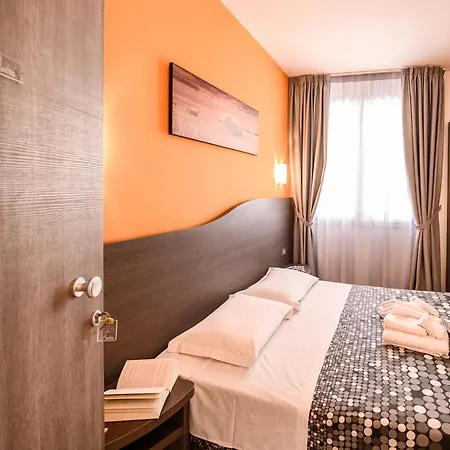 Rainbow Hotel 3*
